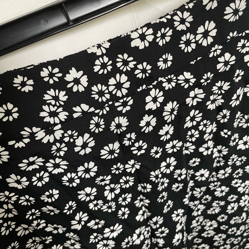 NWT, black and white lined skirt, size Small